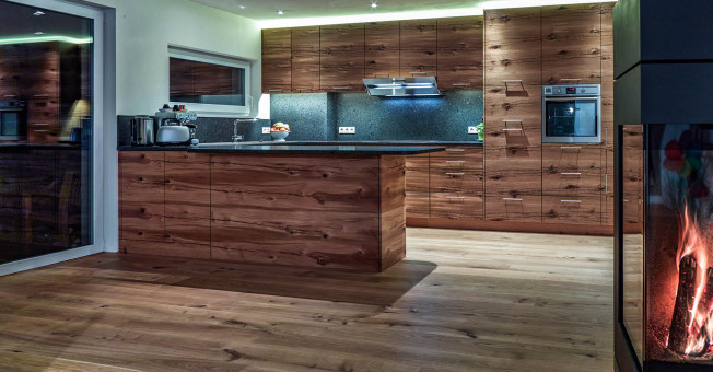 Küche-Schreinerküche-Stein-Holz-Design-3