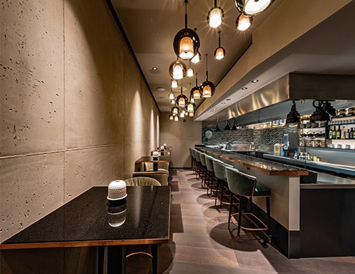 Doma Bar mit Barhockern eine Sitzzeile